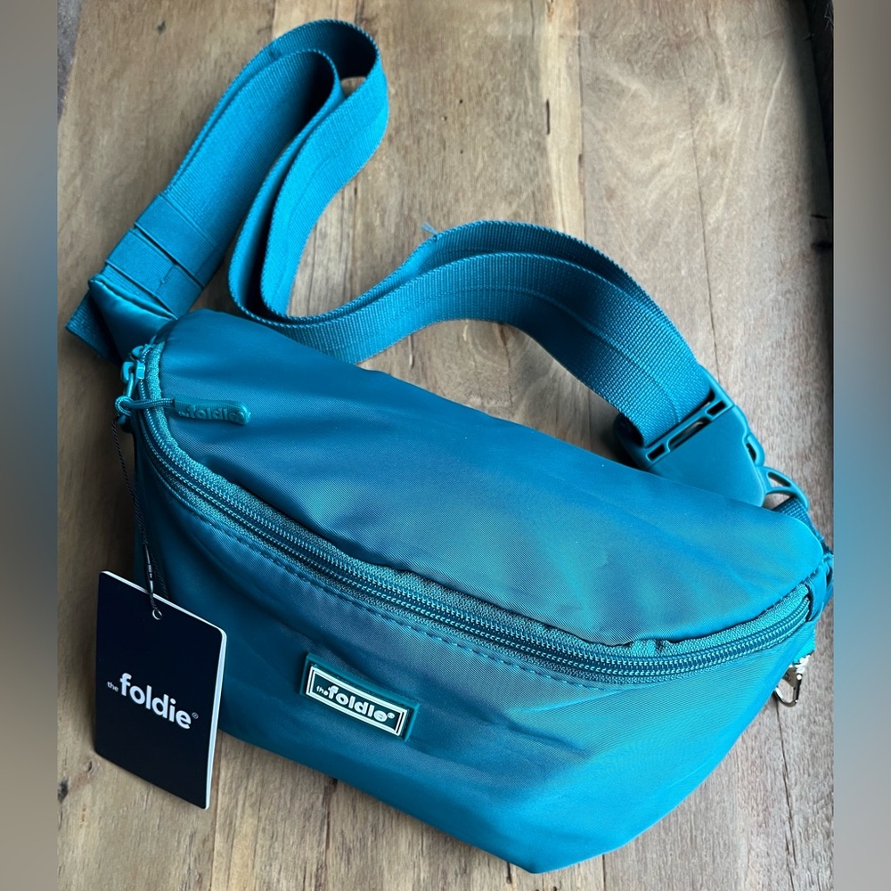 The Foldie Crossbody Bag Teal, NWT